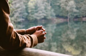 Η κοινωνική απομόνωση συνδέεται με χαμηλότερη ποιότητα οστών, σύμφωνα με νέα μελέτη σε ποντίκια