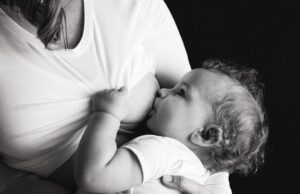 Ένα μοναδικό σύνολο αντισωμάτων μεταφέρονται στο μωρό μέσα από το μητρικό γάλα