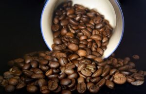 Γιατί μας ξυπνάει ο καφές; Μια μαγνητική θα δείξει