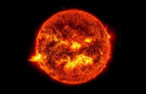 Βροχή από «πεφταστέρια» καταγράφηκε για πρώτη φορά στον Ήλιο