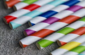 Καλαμάκια από χαρτί και μπαμπού – Το 80-90% με τοξικές ουσίες