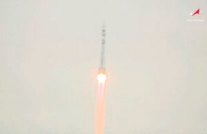 Ρωσία: Ο πύραυλος Σογιούζ 2,1 απογειώθηκε με προορισμό τη Σελήνη