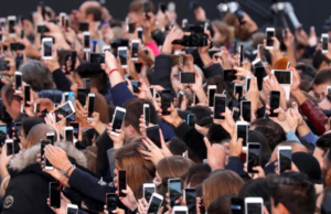Πόσοι άνθρωποι έχουν smartphones σε όλο τον κόσμο;