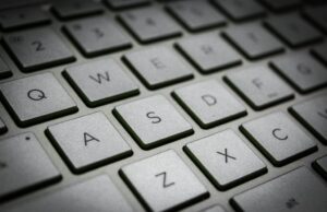 Επαναστατική προσθήκη – H Microsoft προσθέτει κουμπί ΑΙ στα πληκτρολόγια των PC