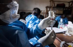 Covid: Τι δείχνει η μεγαλύτερη ως τώρα μελέτη για τις παρενέργειες των εμβολίων