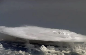 Η NASA θέλει να ρίξει παγάκια στην ατμόσφαιρα για να καταπολεμήσει την κλιματική αλλαγή