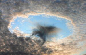 Παράξενα σύννεφα πάνω από τη Φλόριντα