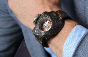 Πρωτοποριακό ρολόι φτιαγμένο από… αστεροειδή – Κοστίζει εκατομμύρια ευρώ