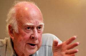 Πίτερ Χιγκσ: Τι έλεγε ο πατέρας του «Σωματιδίου του Θεού» για τη θρησκεία