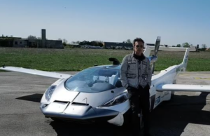 Παρθενική πτήση ιπτάμενου αυτοκινήτου με επιβάτη τον διάσημο συνθέτη Ζαν Μισέλ Ζαρ (βίντεο)