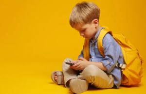 Στη σύγχρονη εποχή της ραγδαίας ψηφιοποίησης, τα παιδιά μεγαλώνουν μέσα σε έναν ψηφιακό κόσμο