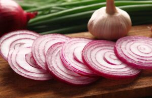 Ερευνητές παρουσιάζουν τον τρόπο να κόβουμε κρεμμύδια χωρίς να… κλαίμε