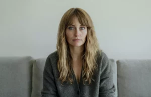 Δέκα φράσεις που λένε συνέχεια οι δυστυχισμένοι άνθρωποι – Και τους βυθίζουν κι άλλο στη μιζέρια