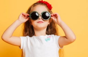 Γιατί τα παιδιά σήμερα μεγαλώνουν τόσο γρήγορα – ψυχολόγος εξηγεί