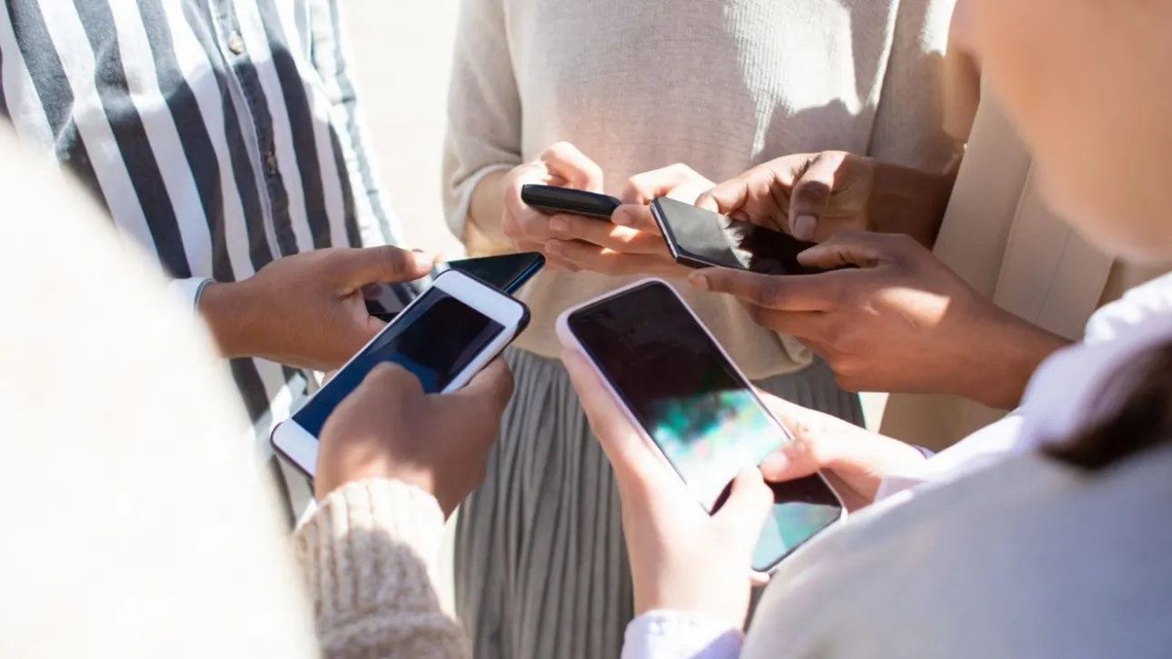 Τα παλιά smartphones μπορούν να χρησιμεύσουν ως… μίνι data centers