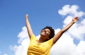 Το μυστικό της ευτυχίας, σύμφωνα με τους αρχαίους Έλληνες φιλοσόφους, παρουσιάζει Ισπανός καθηγητής