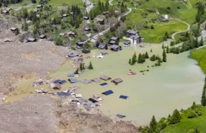 Επιταχύνεται η κλιματική αλλαγή – Η κατάρρευση του παγετώνα στις Ελβετικές Άλπεις ανησυχεί τους ειδικούς