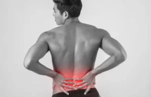 Μελέτη αποκαλύπτει πόσο ακριβώς πρέπει να περπατάμε για να αποφύγουμε τη χρόνια οσφυαλγία