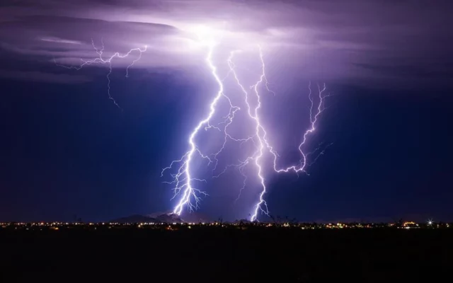 Επιστήμονες υποστηρίζουν ότι βρήκαν το μηχανισμό γέννησης των κεραυνών Επιστήμονες υποστηρίζουν ότι βρήκαν το μηχανισμό γέννησης των κεραυνών