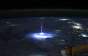 Αστροναύτης καταγράφει εκπληκτική εικόνα μιας σπάνιας αστραπής