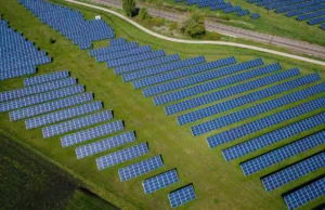 “Η Ευρώπη μετατρέπεται σε ηλιακή ατμομηχανή”: Ο άνθρακας βυθίζεται σε νέο χαμηλό επίπεδο.