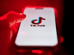 Στο στόχαστρο το TikTok και Instagram: Κατηγορίες για προώθηση περιεχομένου αυτοκαταστροφής σε εφήβους