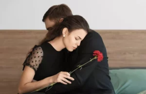 Πένθος: Πόσο επικίνδυνο για την υγεία είναι το σύνδρομο της ραγισμένης καρδιάς