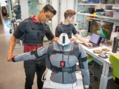 Ρομποτικό γιλέκο από το Χάρβαρντ δίνει ελπίδα για όσους πάσχουν από εγκεφαλικό ή ELA