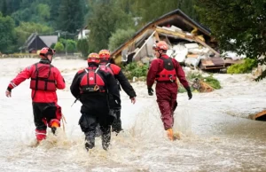 Το υδάτινο σύστημα της Γης βρίσκεται σε σπειροειδή πορεία με θανατηφόρες διακυμάνσεις μεταξύ πολύ λίγων και πάρα πολλών υδάτων, προειδοποιεί ο WMO