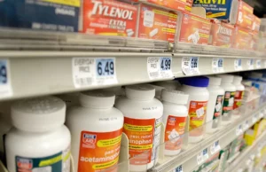 Ο Ευρωπαϊκός Οργανισμός Φαρμάκων διαψεύδει τον Τραμπ για σύνδεση παρακεταμόλης και αυτισμού