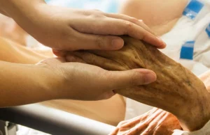 Οι θάνατοι από καρκίνο παγκοσμίως αναμένεται να αυξηθούν κατά σχεδόν 75% τα επόμενα 25 χρόνια