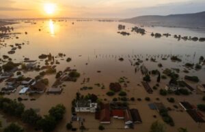 Politico: Τα ελληνικά χωριά που σβήστηκαν από το χάρτη – Οι πρώτοι κλιματικοί πρόσφυγες της Ευρώπης