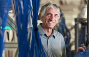 Αποκλειστικό: Ο νομπελίστας John M. Martinis αποκαλύπτει στη «Ν» τον τόπο καταγωγής του