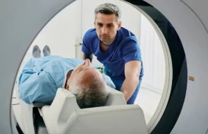 Η Αγγλία δοκιμάζει εργαλείο ΤΝ για ταχύτερη διάγνωση καρκίνου του προστάτη με αυθημερόν αποτελέσματα