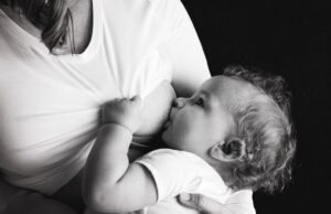 Έρευνα: Μόλις έξι μήνες θηλασμού συνδέονται με υψηλότερο IQ του παιδιού