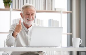 Πώς θα βοηθήσετε τα ηλικιωμένα μέλη της οικογένειας να αποφύγουν τις διαδικτυακές απάτες