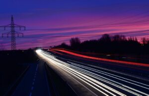 Επαναστατική τεχνολογία παίρνει τη σκυτάλη από την ηλιακή ενέργεια και παράγει ενέργεια στο νυχτερινό περιβάλλον