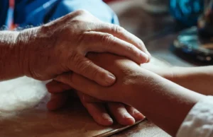 Η παχυσαρκία μπορεί να επιταχύνει την εμφάνιση του Αλτσχάιμερ, λένε επιστήμονες