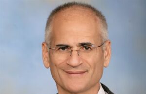 Στους 100 «πιο επιδραστικούς ανθρώπους στην Ογκολογία» παγκοσμίως ο Καθηγητής Λ. Λοΐζου