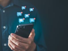 Αυτή η εφαρμογή στο κινητό μπορεί να βλέπει τους κωδικούς σας – Και την έχουν εγκατεστημένη εκατομμύρια χρήστες