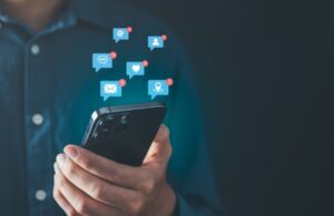 Αυτή η εφαρμογή στο κινητό μπορεί να βλέπει τους κωδικούς σας – Και την έχουν εγκατεστημένη εκατομμύρια χρήστες