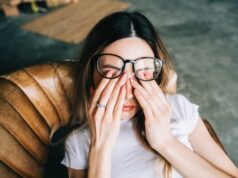 Γιατί όλοι νιώθουμε πιο κουρασμένοι απ’ όσο δικαιολογεί η ζωή μας