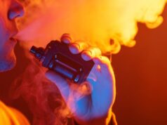 Έφηβοι και νικοτίνη: Γιατί το άτμισμα δεν είναι ακίνδυνη μόδα