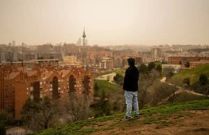 Γιατί πορτοκαλίζουν οι ουρανοί της Ευρώπης; Έρχεται τεράστιο σύννεφο σκόνης από τη Σαχάρα
