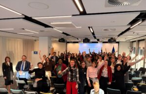 O Επικεφαλής Επιστήμονας υπογραμμίζει τη σημασία της ηγετικής νοοτροπίας για την αντιμετώπιση του χάσματος μεταξύ των φύλων