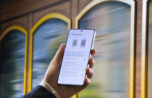 Πάνω από 1 στους 2 Ευρωπαίους παραδέχονται ότι κοιτάζουν την οθόνη του κινητού αγνώστων σε δημόσιους χώρους – Σχεδόν 1 στους 4 το κάνει από περιέργεια