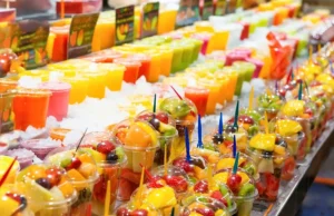 Σμούθι, χυμός ή ολόκληρα φρούτα: Ποιος είναι ο πιο υγιεινός τρόπος κατανάλωσης;