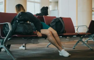Κουραστήκατε από το jet lag; Οι ειδικοί δίνουν συμβουλές για γρήγορη ανάκαμψη